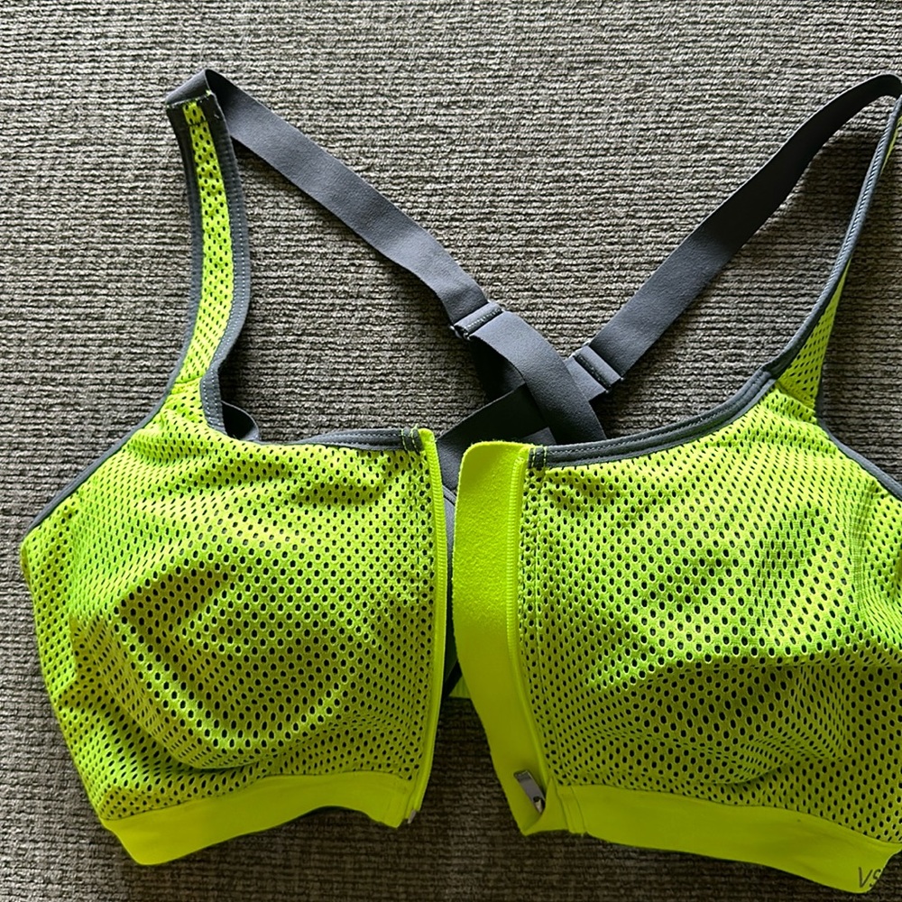 VS x Sport bra